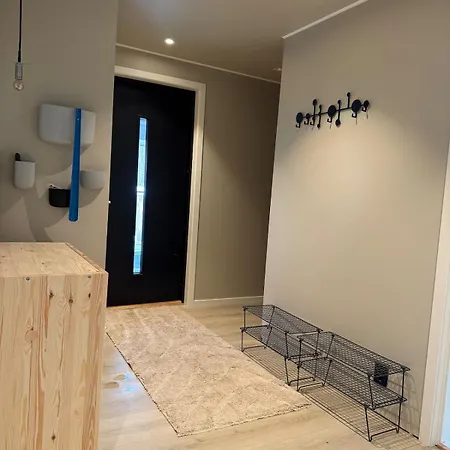 Holiday home Stor Enebolig Med Stor Inngjerdet Hage Og Lekestativ! Perfekt For Barnefamilier *