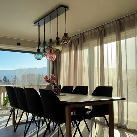 Stor Enebolig Med Stor Inngjerdet Hage Og Lekestativ! Perfekt For Barnefamilier Holiday home Jevnaker