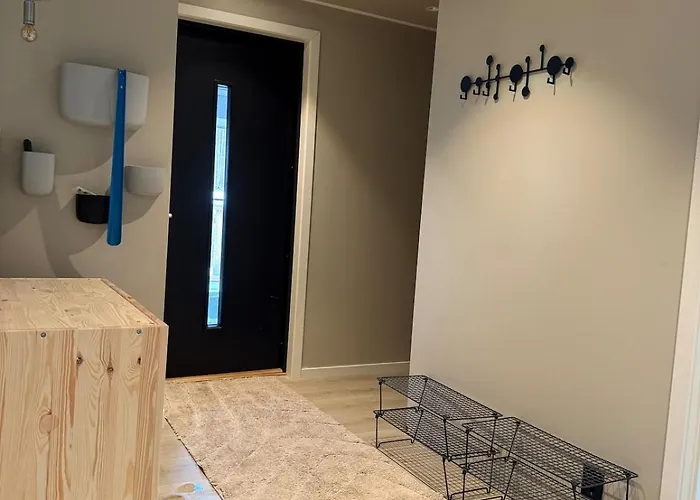 Ferienhaus Stor Enebolig Med Stor Inngjerdet Hage Og Lekestativ! Perfekt For Barnefamilier *